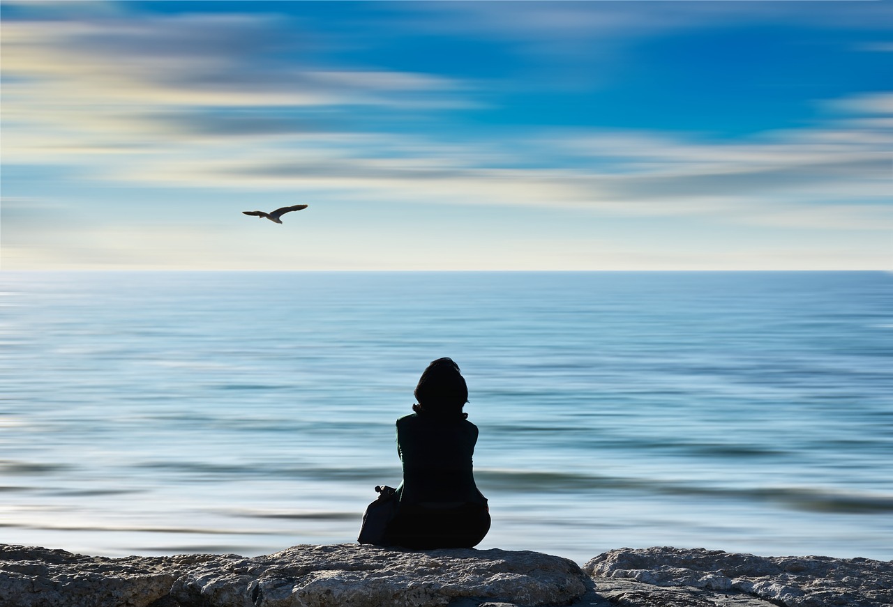 beach-1846694_1280 Frau am Strand als Sinnbild dafür wie du dein Warum fndest
